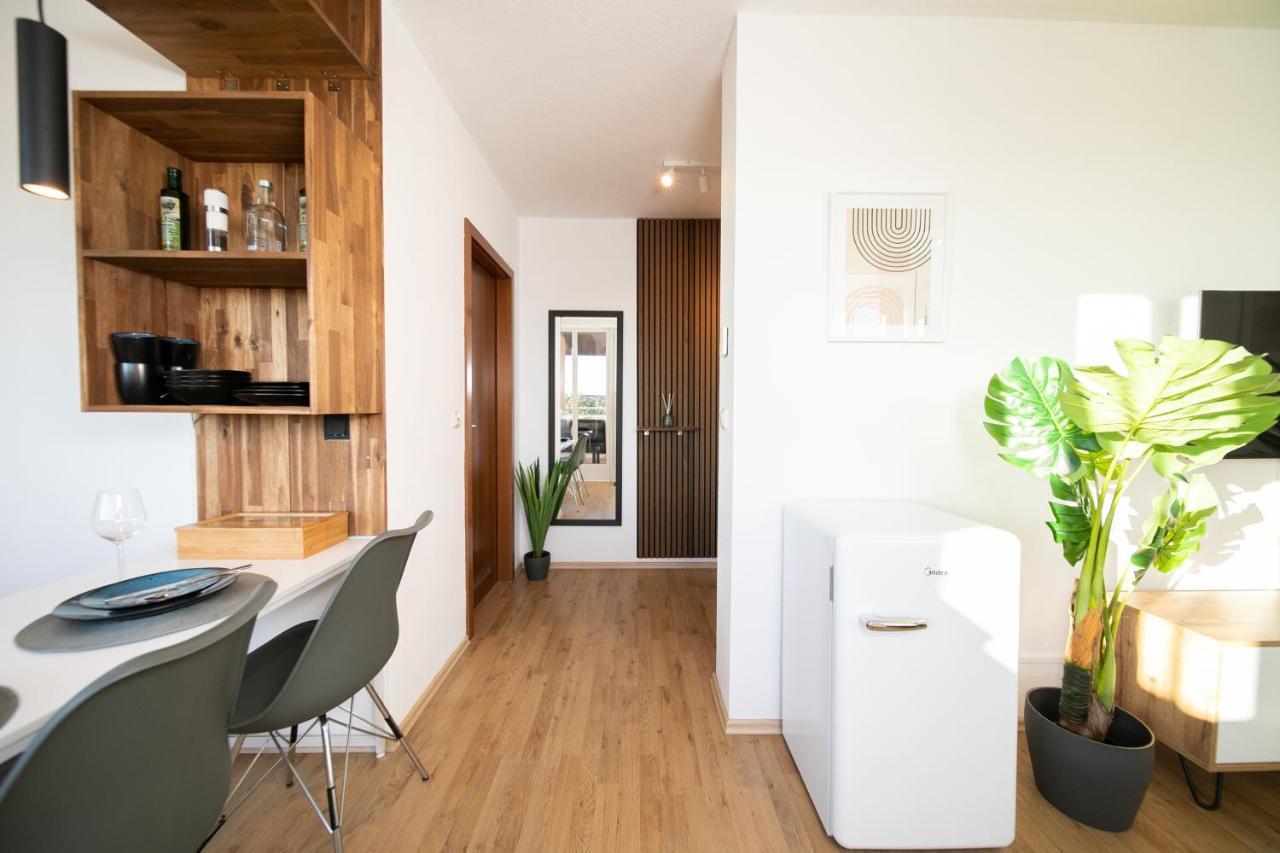 White - - Balcony - Fair - Kitchen * Neuss