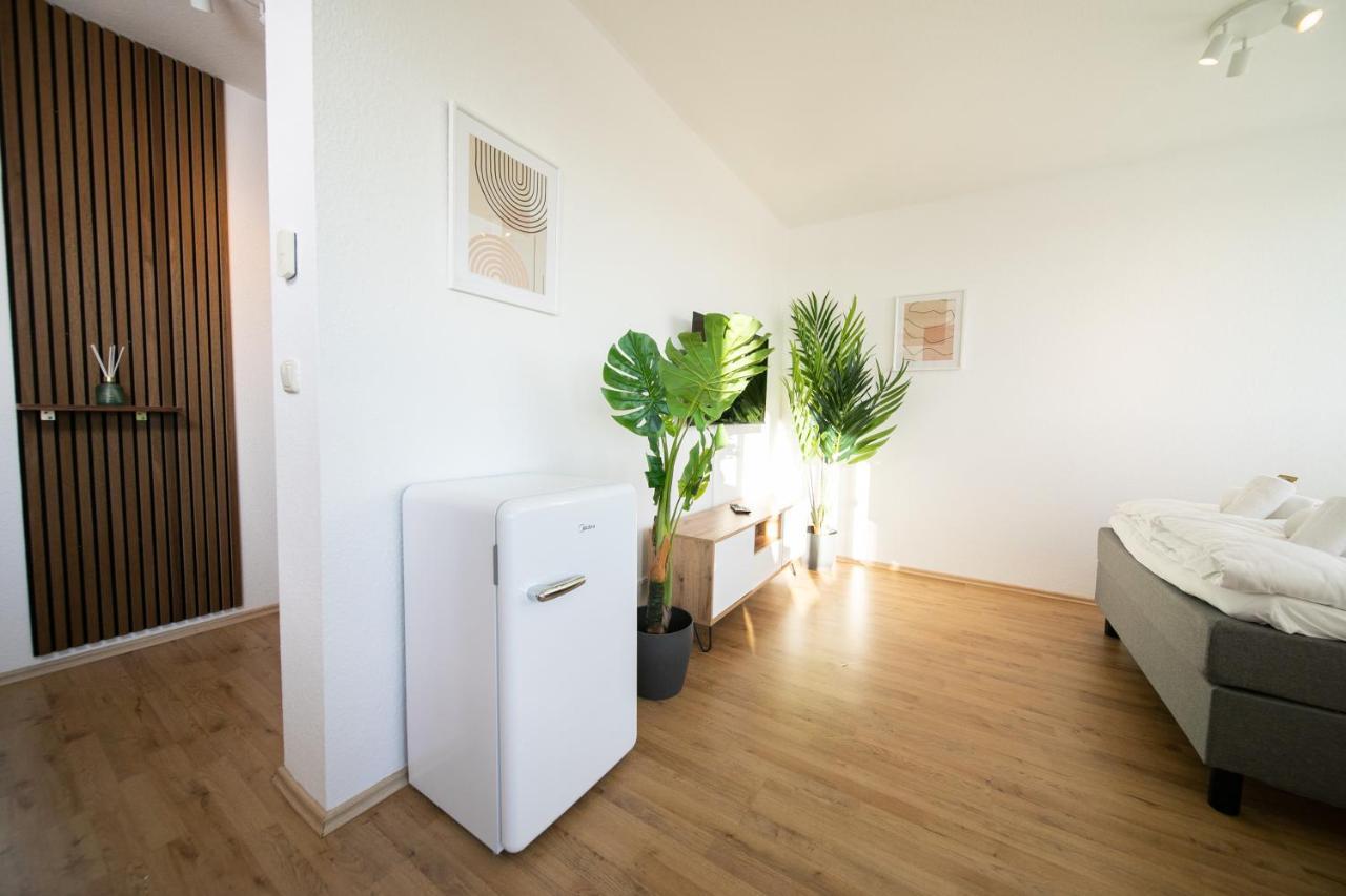 White - - Balcony - Fair - Kitchen * Neuss