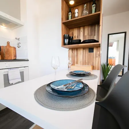 Studio White - Central - Balcony - Fair - Kitchen Neuss Extérieur photo