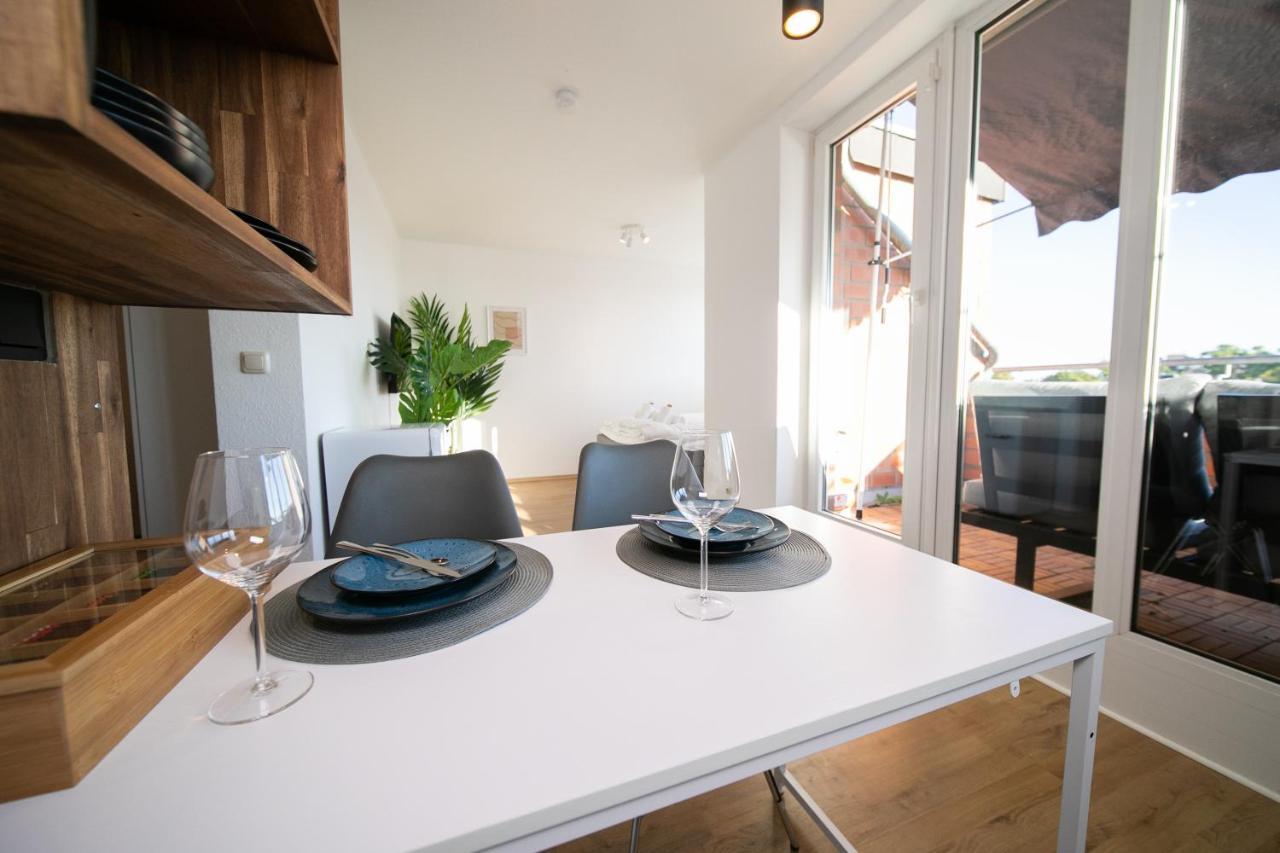 White - - Balcony - Fair - Kitchen Neuss